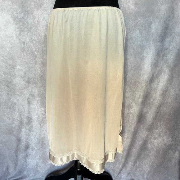 Vtg 70s 80s Sears Doesnt Slip Beige Half Slip Lingerie M Lace Trim Pin-up Skirt - Picture 1 of 7